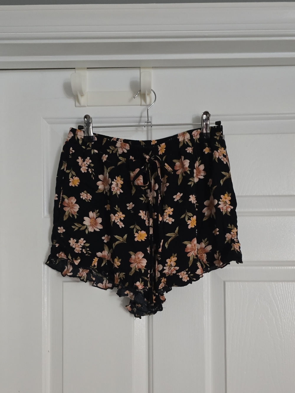 American Eagle Outfitters Black Floral Drawstring Ruffle Shorts